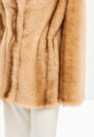 CESARE GASPARI Wintermantel in Beige