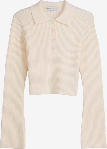 Bershka Sweater in Beige: front