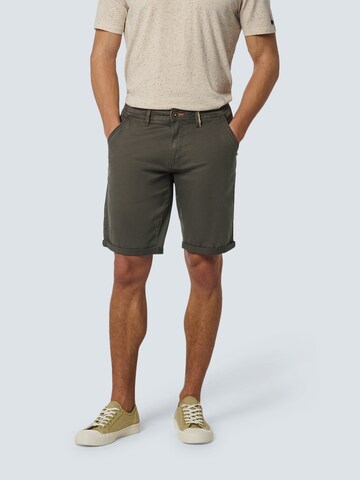 No Excess Regular Chino Pants in Green: front