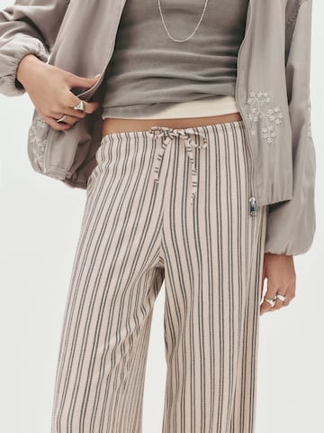 Pull&Bear Široký strih Nohavice - Béžová