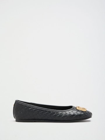 Lipsy Ballerina in Schwarz