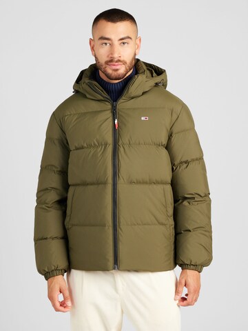 Tommy Jeans Winterjas 'Essential' in Groen: voorkant