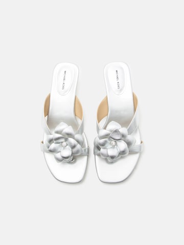 MICHAEL Michael Kors Šľapky 'JACIE KITTEN' - Strieborná