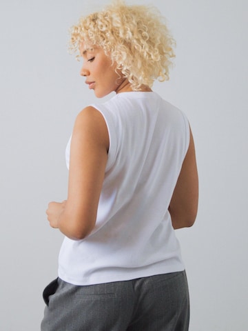 Honest Basics Top in Wit