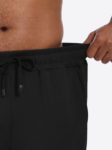 YAGESHARK Regular Workout Pants 'Jogginghose Herren' in Black