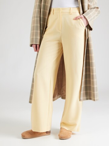 PIECES Широкий Штаны 'PCKamil' в Желтый: спереди