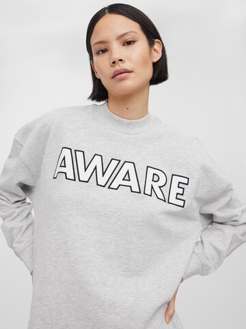 VERO MODA Sweatshirt 'Tori' in Grau