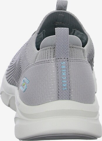 SKECHERS Sneaker in Grau