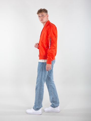 Alle Alpha jacke rot aufgelistet