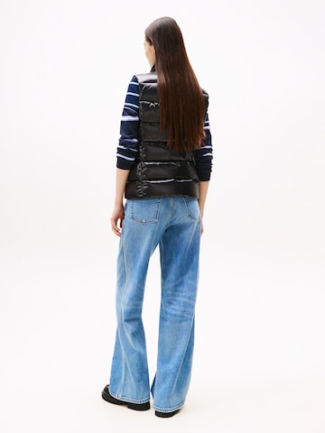 Tommy Jeans Liivi värissä musta