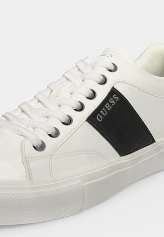 GUESS Nízke tenisky 'CRIBE2' - Biela