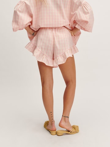 Tatiana Zidekova - Acampanado Pantalón en amarillo