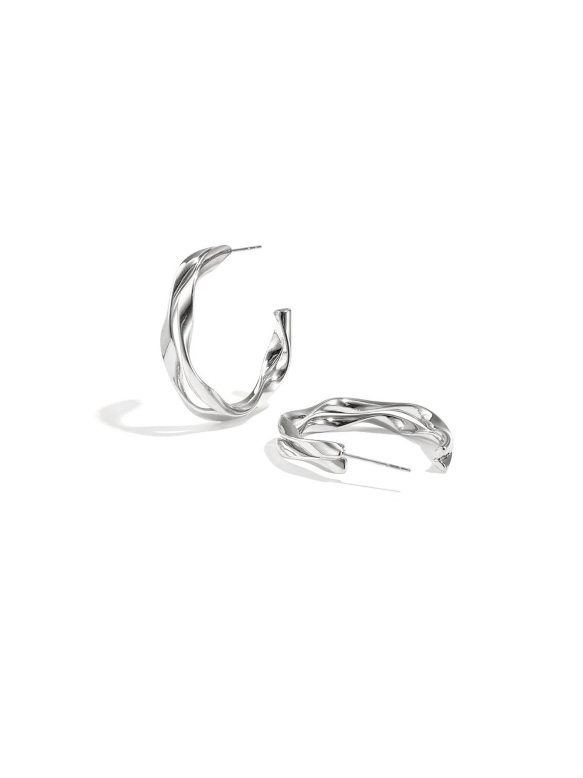 Cala Rose Earrings 'TWISTED WAVE' in Silver: front
