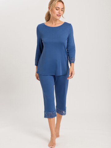 Hanro Pyjama ' Moments ' in Blauw: voorkant