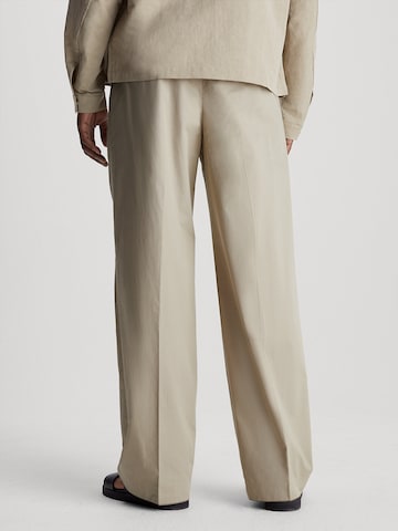 Calvin Klein Loose fit Pleat-Front Pants in Grey