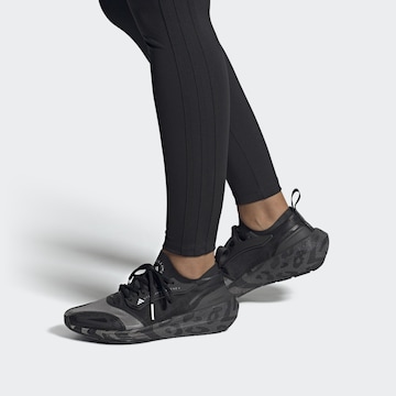 Chaussure de course 'Ultraboost Light' ADIDAS BY STELLA MCCARTNEY en noir