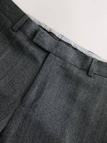 Regular Pantalon à plis Next en gris