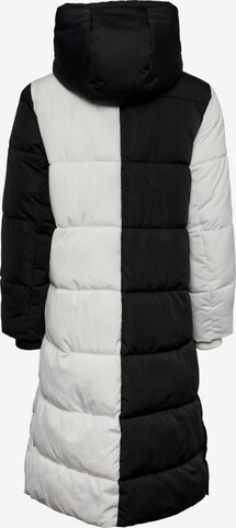 Y.A.S Winter coat 'CECILIE' in Black