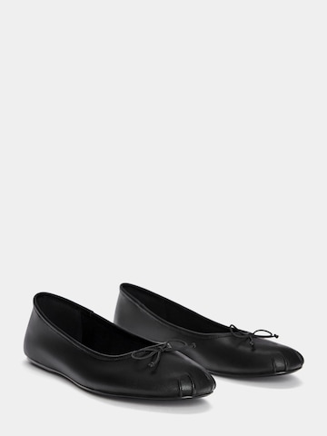 Pull&Bear Ballerina in Black