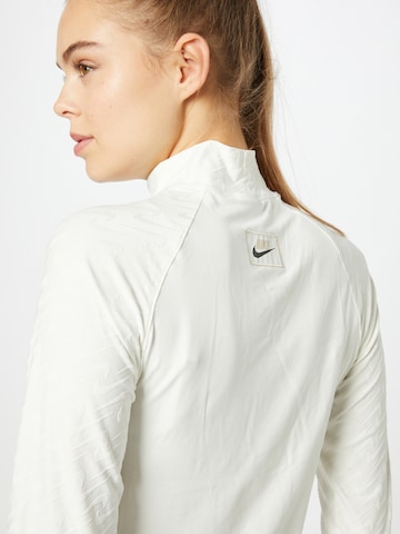 Nike Sportswear Shirt in Beige