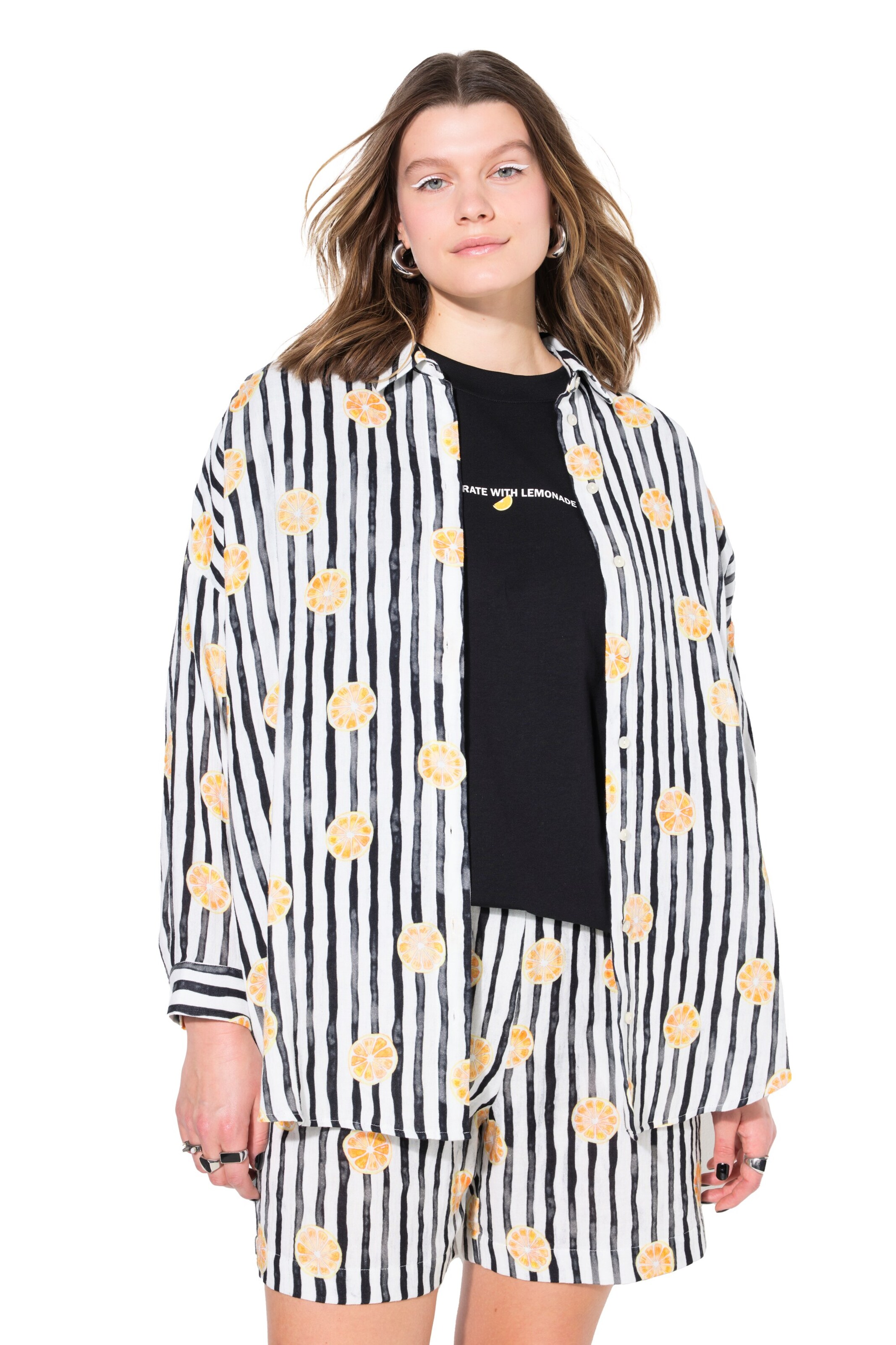 Studio Untold Blouse in Black: front