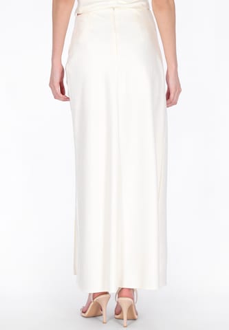 faina - Falda en blanco