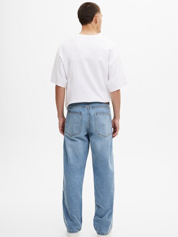 Pull&Bear Loosefit Jeans in Blau