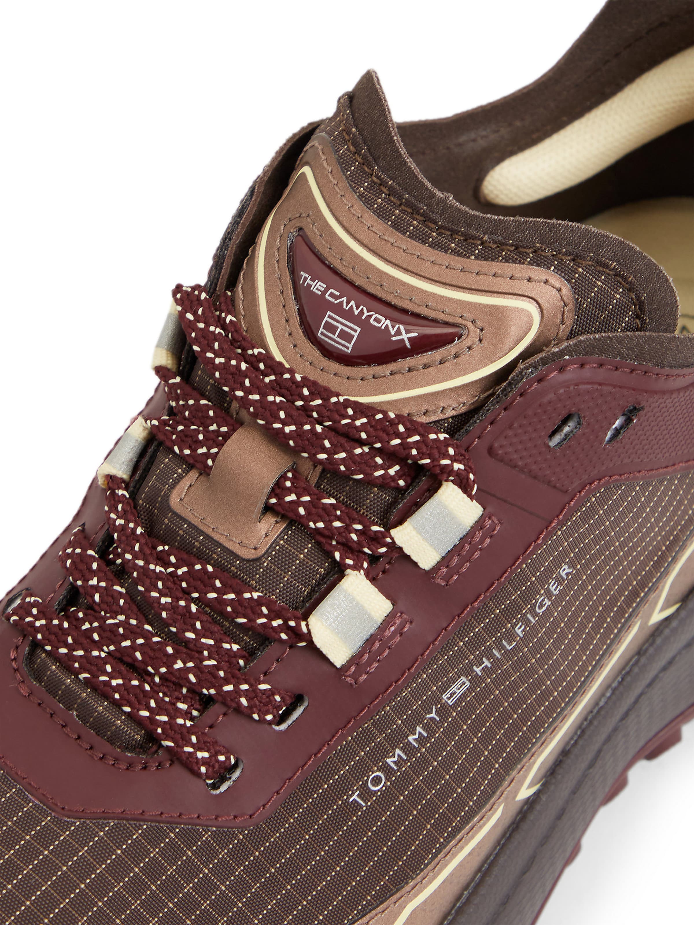 Baskets basses TOMMY HILFIGER en rouge