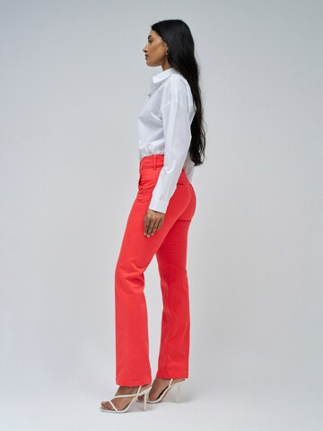 Regular Pantalon chino 'Secret' Salsa Jeans en rouge
