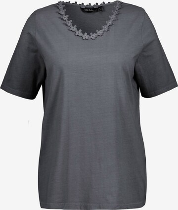 T-shirt Ulla Popken en gris : devant