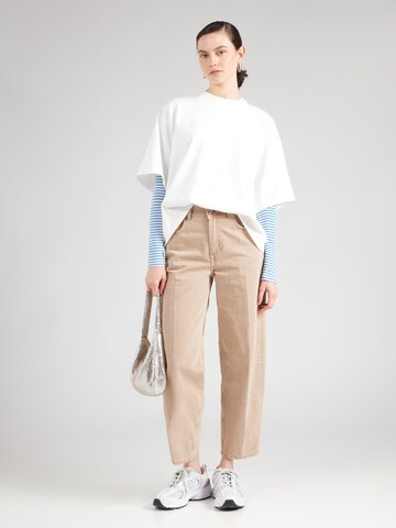 & Other Stories Конический (Tapered) Джинсы в Бежевый