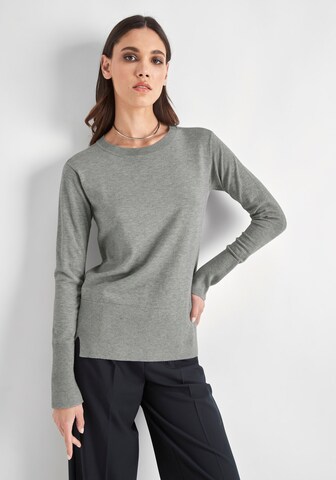 HECHTER PARIS Sweater in Grey: front