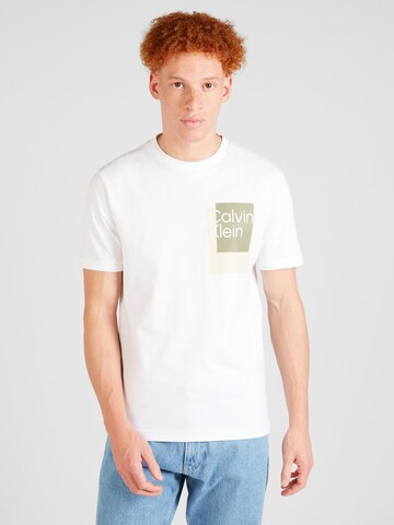 T-Shirt Calvin Klein en blanc : devant