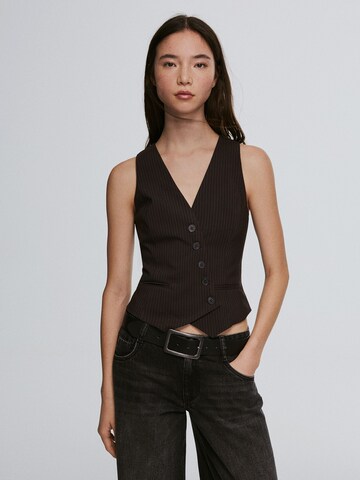 Bershka Gilet in Bruin: voorkant