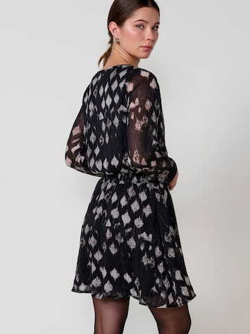 Robe KOROSHI en noir