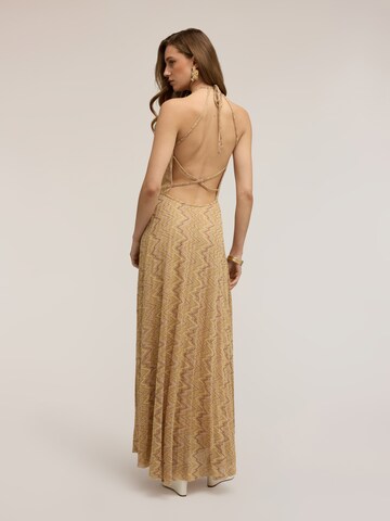 Robe de soirée MOTIVI en beige