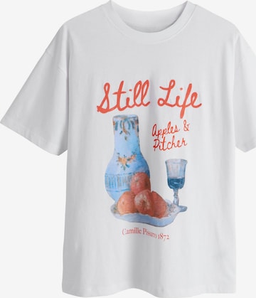 Tricou de la Next pe alb: față
