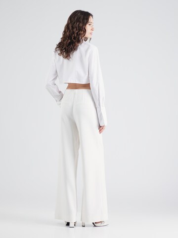 YAS - Pierna ancha Pantalón 'YASIzzie' en blanco