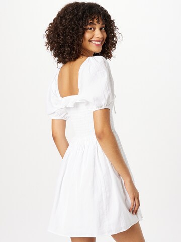 Robe d’été Abercrombie & Fitch en blanc