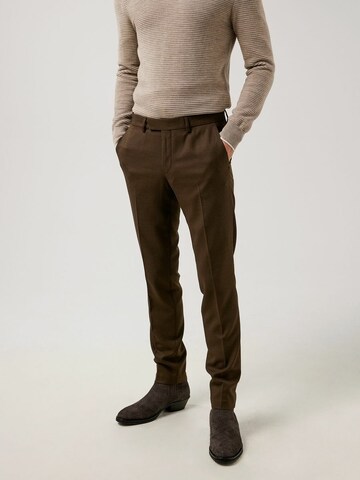 J.Lindeberg Pleated Pants 'Grant Active' in Brown: front