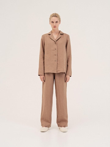 AmourLinen Pyjama 'Nightly' in Bruin: voorkant