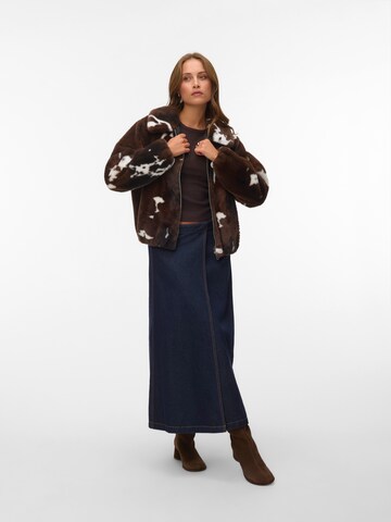 VERO MODA - Chaqueta de entretiempo en marrón