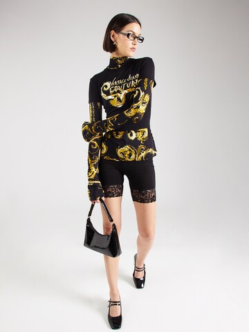 Tricou de la Versace Jeans Couture pe negru