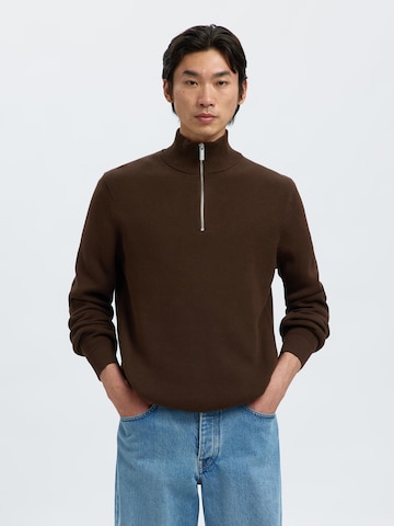 Pull-over 'SLHDANE' SELECTED en marron : devant