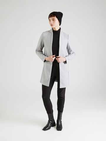 VERO MODA Tussenmantel 'Dafne Mie' in Grijs
