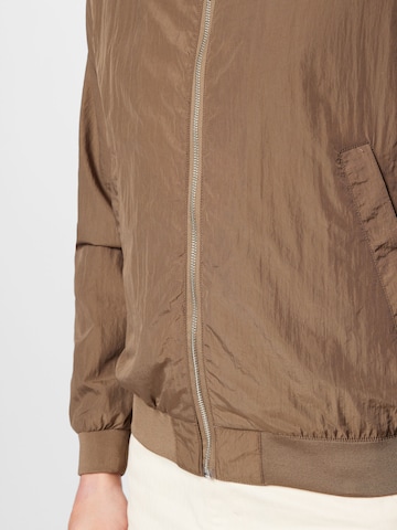 ABOUT YOU Between-Season Jacket 'Aaron' in Brown