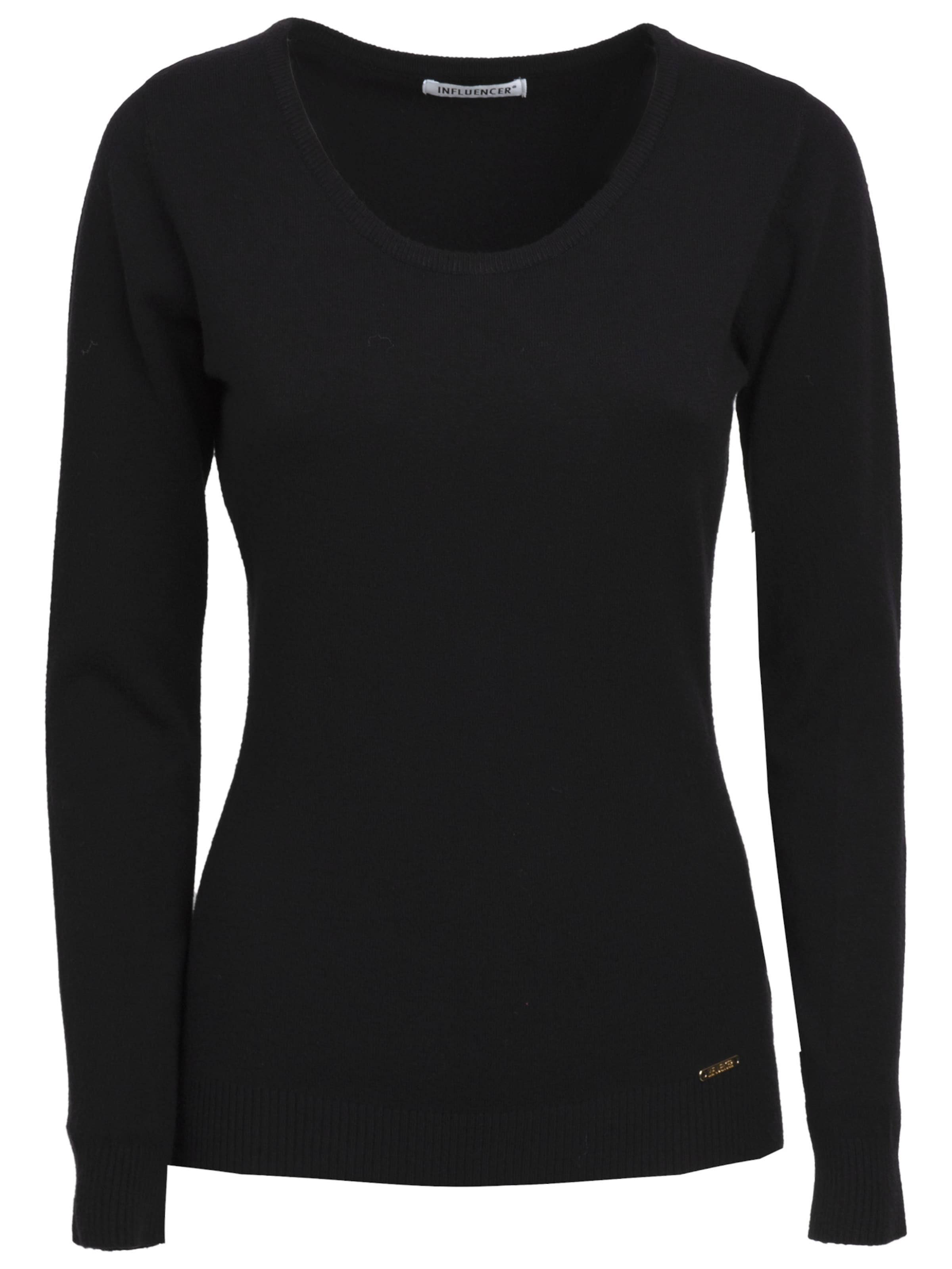 Pullover di Influencer in nero: frontale