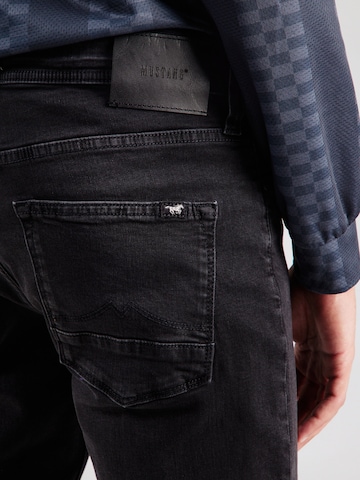 Slimfit Jeans 'VEGAS' di MUSTANG in nero