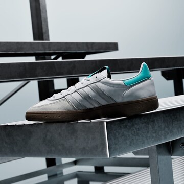ADIDAS ORIGINALS - Sapatilhas baixas 'Handball Spezial' em branco