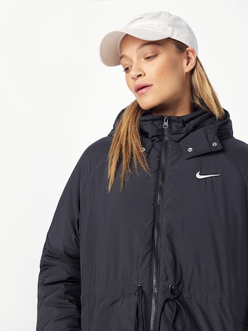 Nike Sportswear Vinterjakke i sort